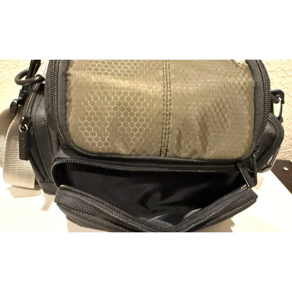 Targus Digital Camera Bag Case Shoulder Strap Black Olive Green